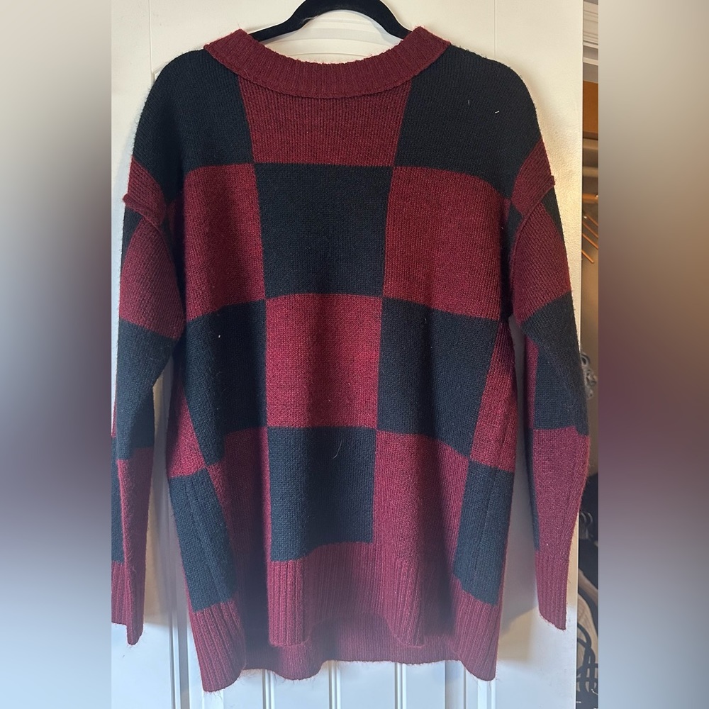 Arizona Jean Company crew neck sweater, black and red checkered, size Medium